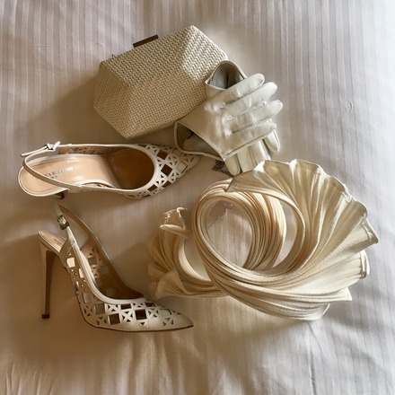 Cream pleated straw headpiece
