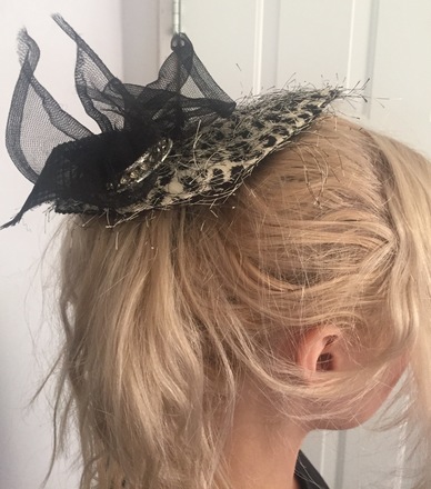 Black animal print percher