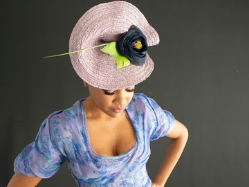 For Rent: Mauve Percher with navy and green