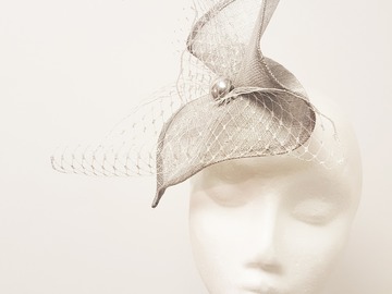For Sale: Silver Sculpted Sinamay Fascinator
