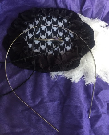Black headpiece white flower Kiss Lips Collection 