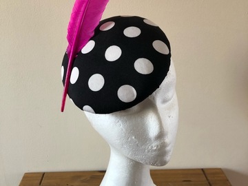 For Sale: Black and white polkadot pillbox hat with pink feather