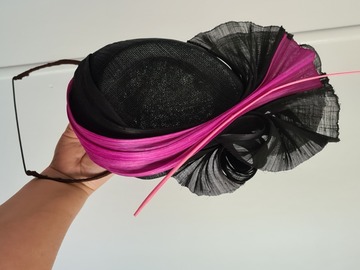 For Rent: Black and pink percher