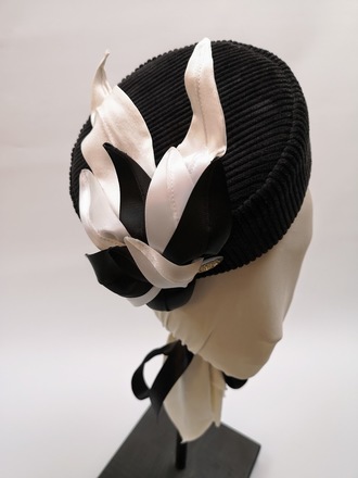 PETAL - monochrome pillbox hat