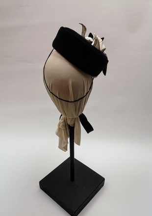 PETAL - monochrome pillbox hat