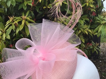 For Sale: Pale pink Fascinator 