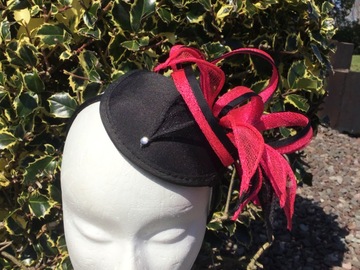 For Sale: Black and pink Fascinator 