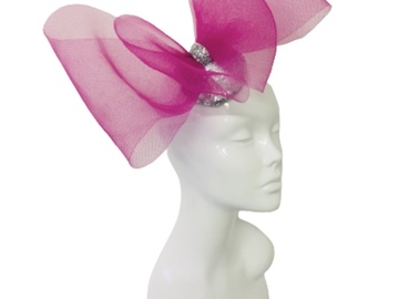 For Sale: Pink Bow Headpiece 