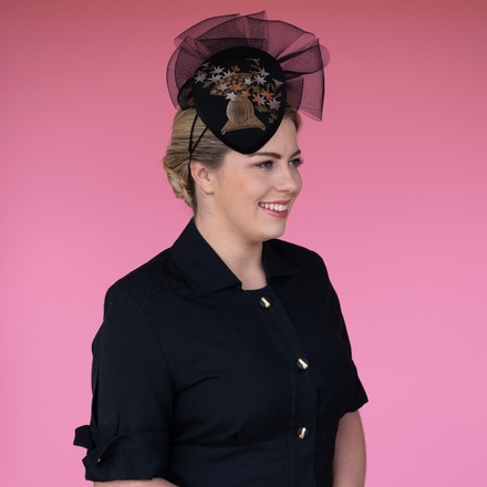 Ina Bouquet in Black