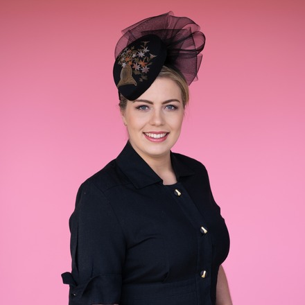 Ina Bouquet in Black