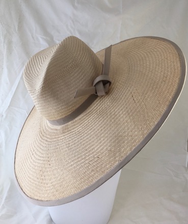 XLG Brim Buntal Fedora Creamy Natural/Beige Satin Trim