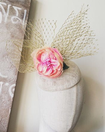 Beautiful pillbox with silk rose decoration 