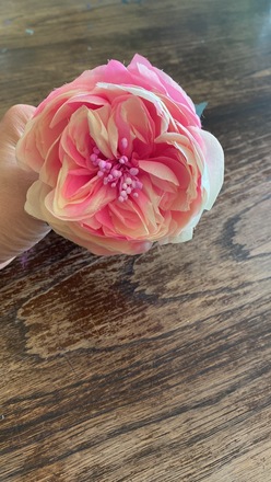 Beautiful pillbox with silk rose decoration 