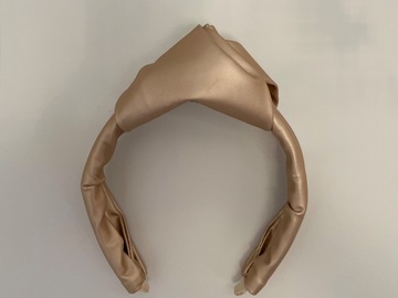 For Rent: Light gold turban headband 