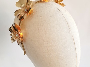 For Rent: Gold flower headband 
