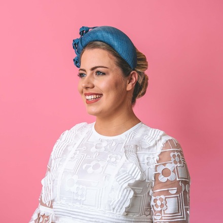 Florence headband in straw with knotted trim