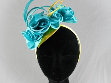 For Sale: Yellow sinamay fascinator