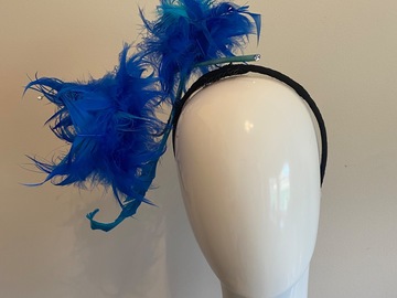 For Sale: Feathered fascinator 