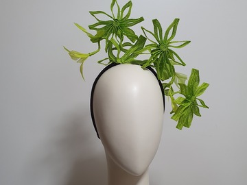 For Sale: 1008 Lime Green daisies