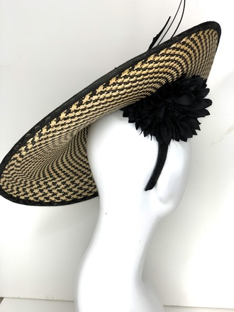 Black & Beige large saucer hat 
