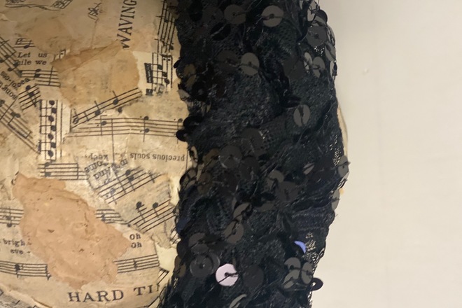 Black sequinned headband 