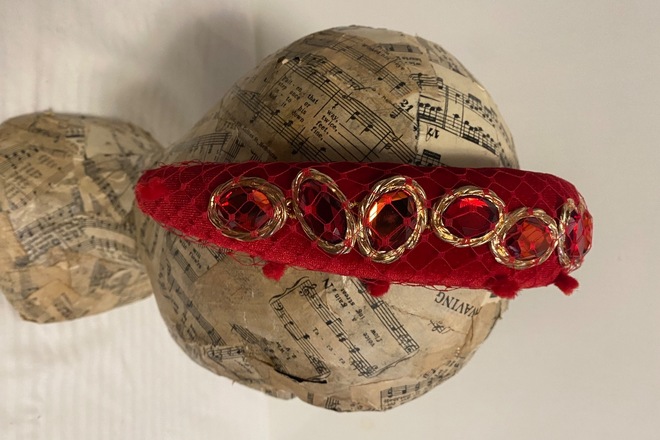 Ted headband with jewels wrapped in veiling 
