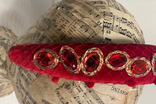 Ted headband with jewels wrapped in veiling 