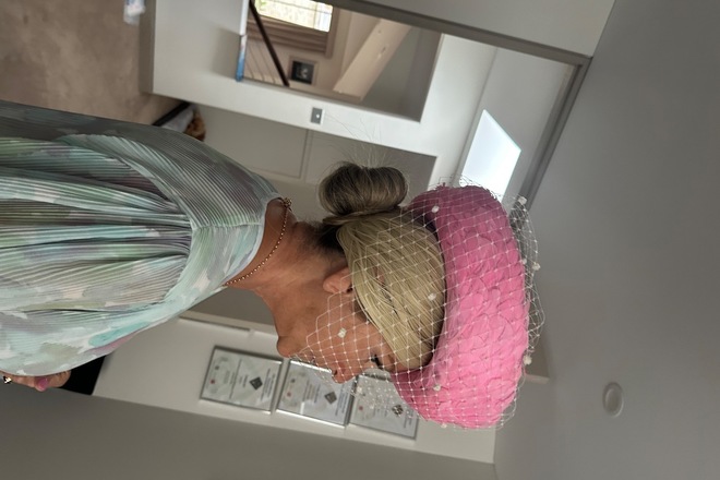 Pink feathered with viel optional