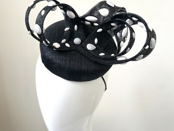 For Sale: Black Fascinator Cocktail Hat - Colette