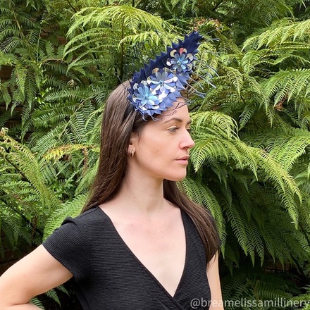 Jasmine/Hand-Blocked Foss Shape with Nagoire Feathers