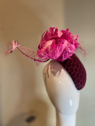 Maroon / Pink felt percher 