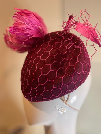 Maroon / Pink felt percher 