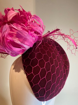 Maroon / Pink felt percher 