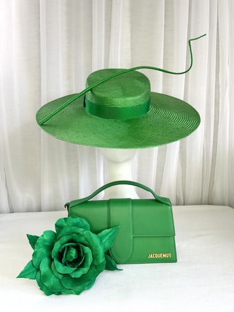 Green boater with removable flower
