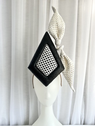 Black diamond and white mesh bow percher