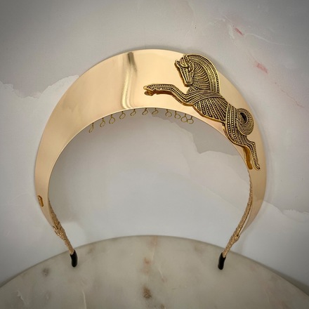 Phar Lap crown gold