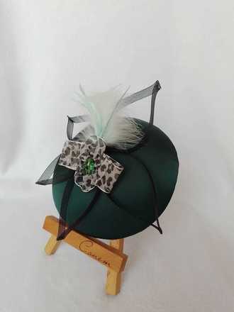 green emerald hat