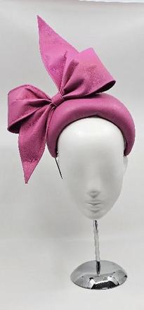Item 229 - Pia