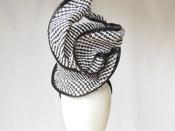 For Sale: Black and White Mini Top Hat Headpiece