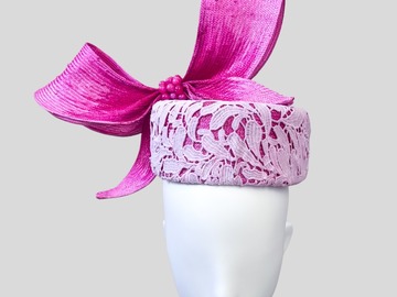 For Sale: LAZO ROSA ENCAJE Ombre Pink Lace Pillbox Hat