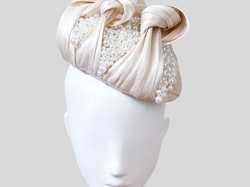 For Sale: AVORIO PERLATA Ivory Silk Abaca Face Hugger
